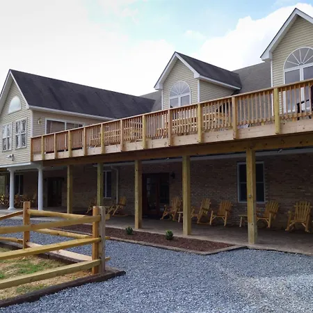 Westcott House- Privacy, Amenities And Space All In One Beautiful Package!